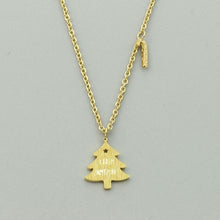 Load image into Gallery viewer, Collier pendentif arbre de noël pour hommes en acier inoxydable lettre colliers hommes bijoux cadeaux de noël Bijoux noël nouvel an 2021